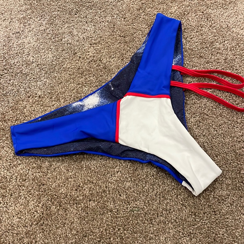 Salty Mermaid Cali Swim Bottom L NWOT